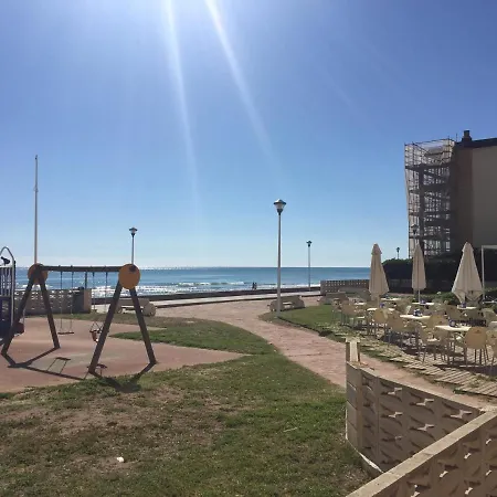 Large With Sea Views Apartament Sueca